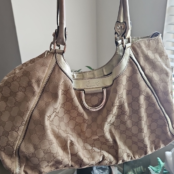 Gucci Beige Monogram Shoulder Bag - Picture 1 of 13